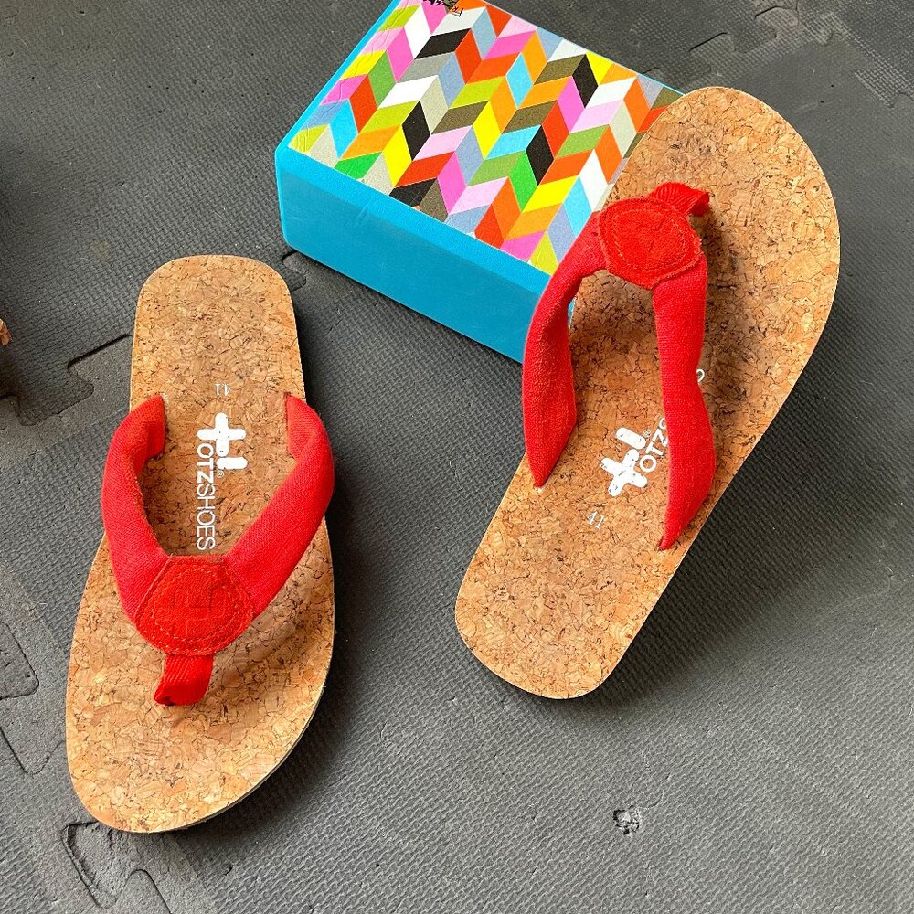 EUC OTZ Geta Linen Flip Flops 41 M 9 W 11 RED cork Lite slip on shoes slides